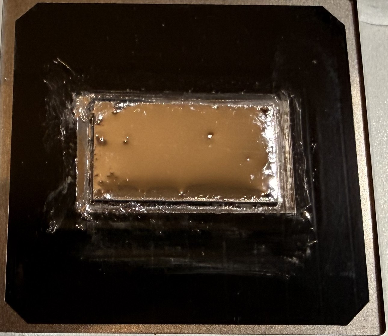 Métal liquide sur la surface de contact du dissipateur de PS5